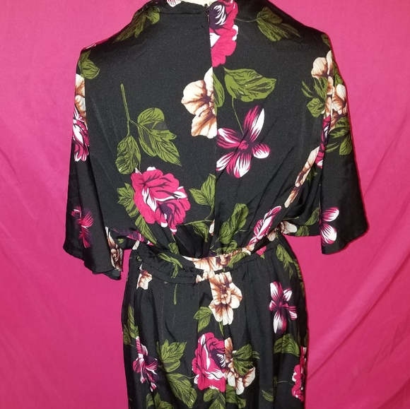 Black with flower print dress open front - Picture 4 of 4
